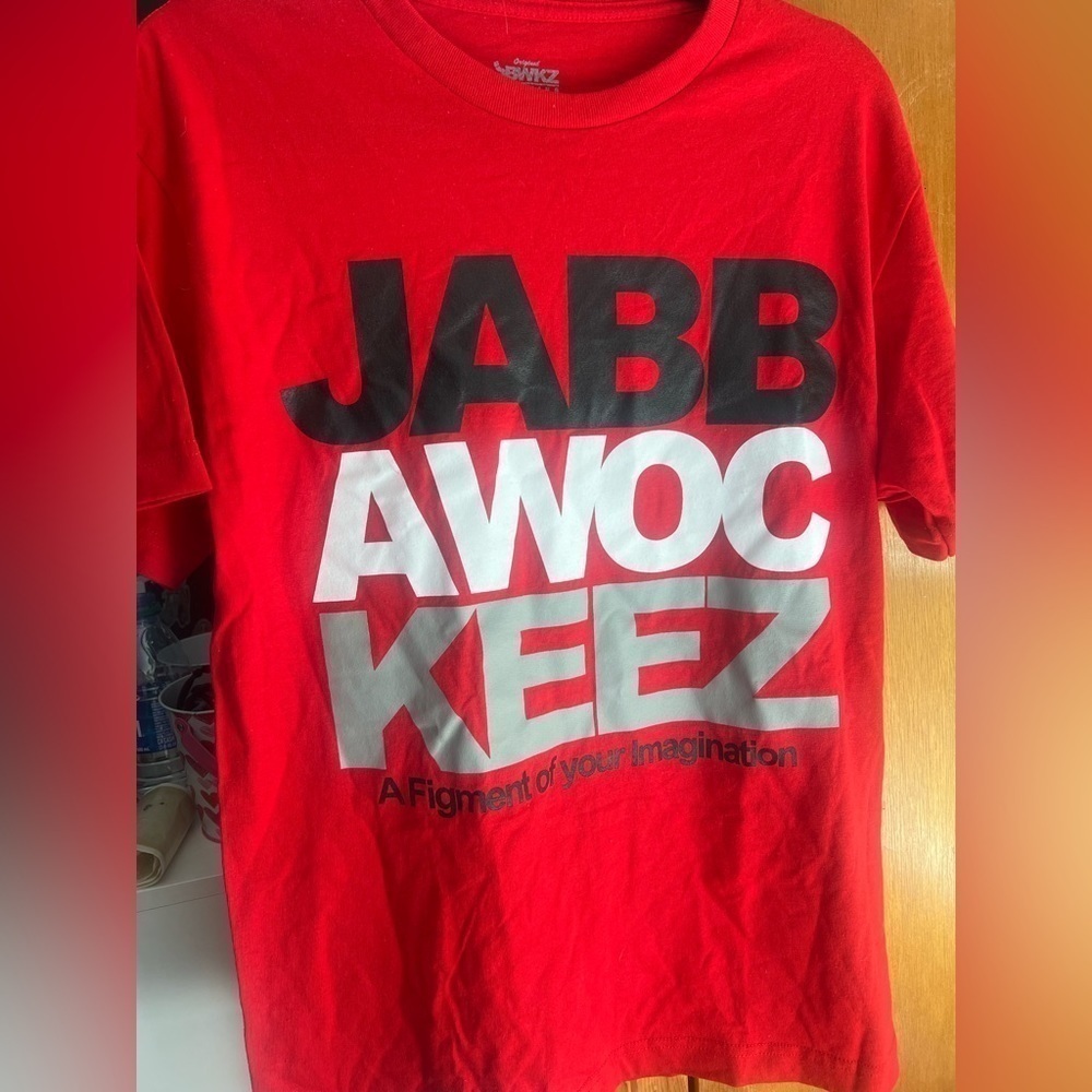 red short sleeve shirt size medium